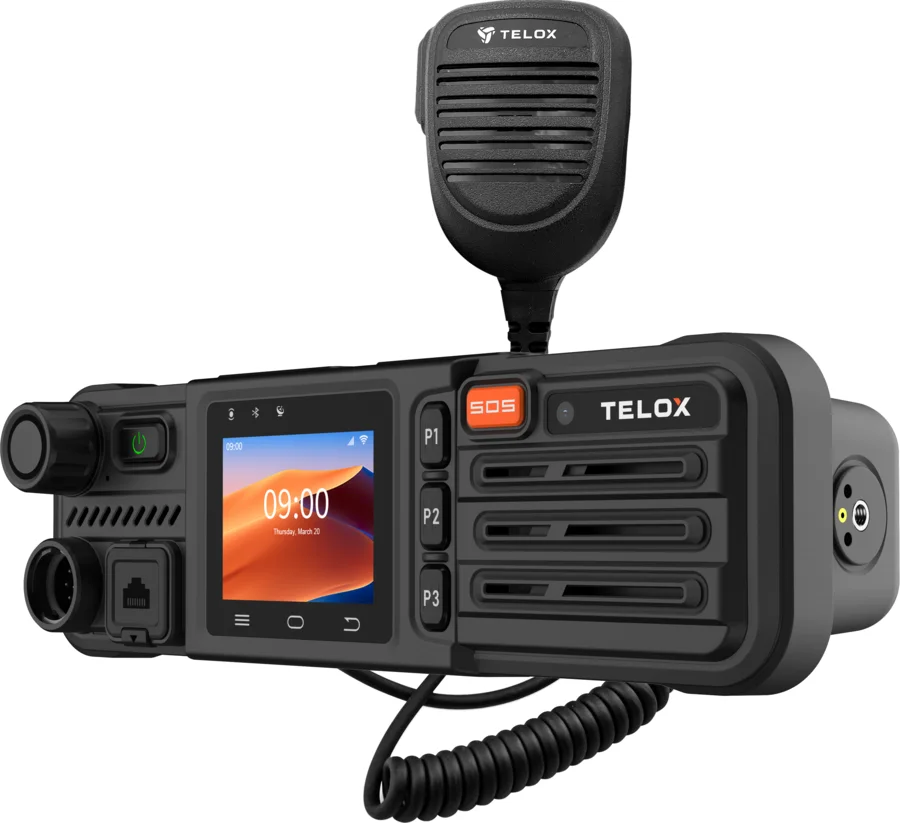Terminal vehicular M3 con su micrófono de mano conectado